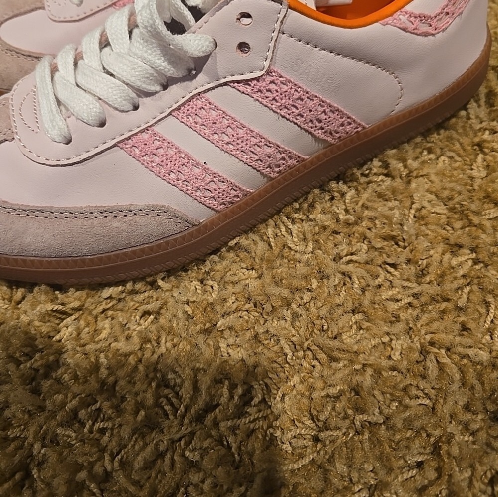 Adidas Samba Women’s Pink Lace-Trim Low-Top Sneakers - Picture 3 of 4